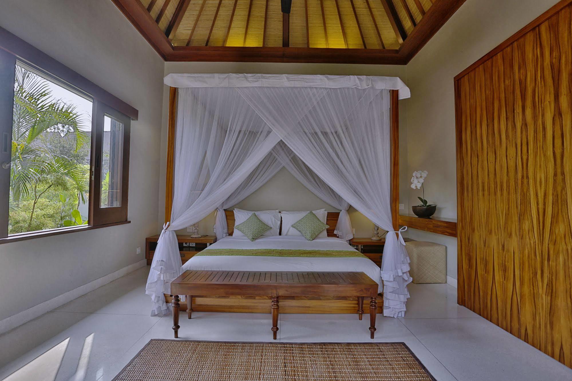 Villa Nikara Kuta  Exterior photo