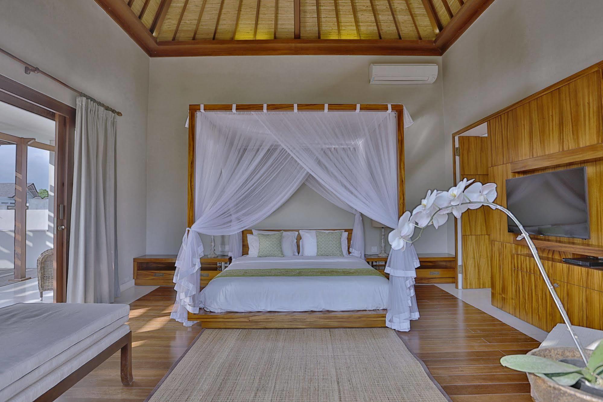 Villa Nikara Kuta  Exterior photo