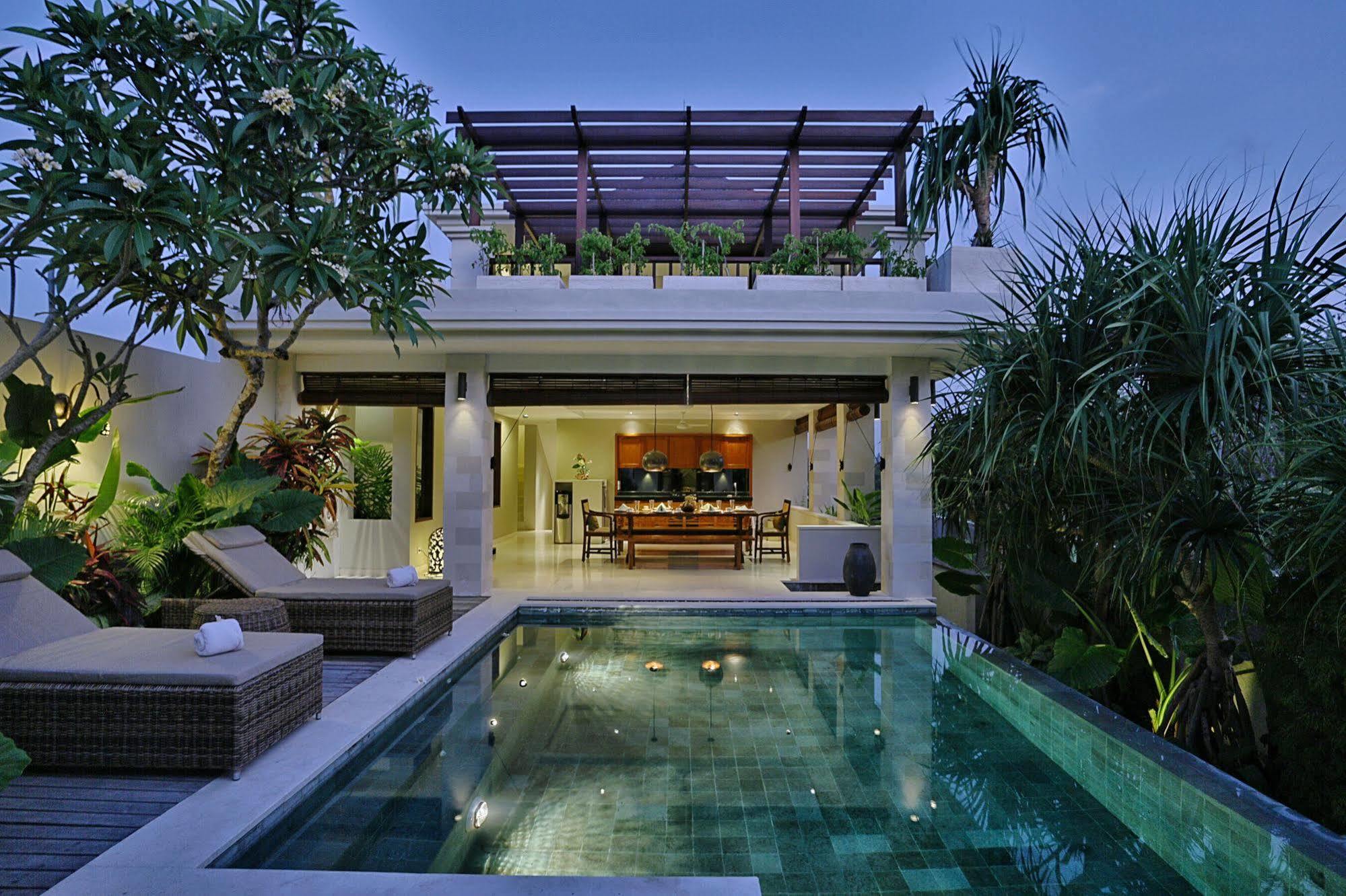 Villa Nikara Kuta  Exterior photo